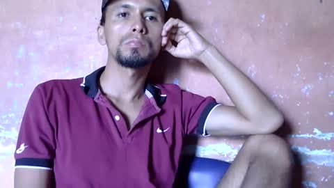 Snapshot of boycumlatino21 chatting on 4, 10, 2025 Boy online show from 4, 10, 2025