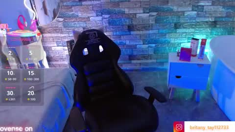 boyfox_tay online show from 10, 9, 2025