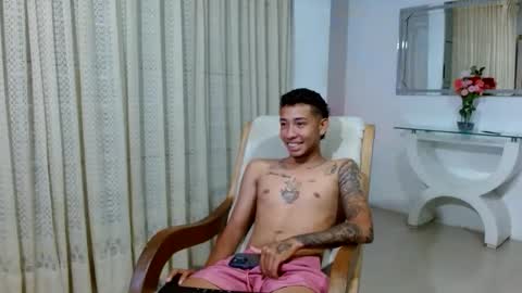 Snapshot of boyhot_sw chatting on 23, 10, 2025 boyhot_sw online show from 23, 10, 2025