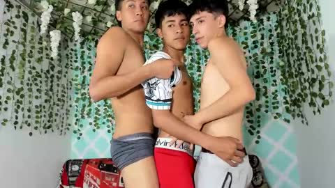 boys4hot_777 online show from 15, 2, 2025