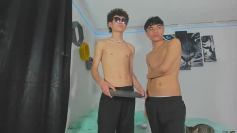 boys4hot_777 online show from 4, 3, 2025