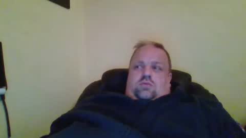 Snapshot of boyz2whyz chatting on 11, 9, 2025 boyz2whyz online show from 11, 9, 2025