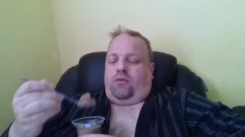 Snapshot of boyz2whyz chatting on 16, 9, 2025 boyz2whyz online show from 16, 9, 2025