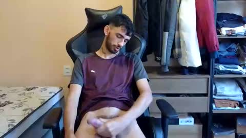 boyzinm2 online show from 10, 2, 2026