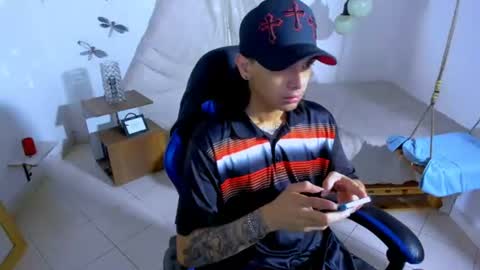 Snapshot of brand_hades chatting on 25, 6, 2026 B R A N D online show from 25, 6, 2026