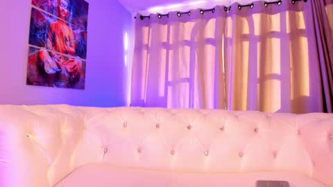   online show from 1, 12, 2025