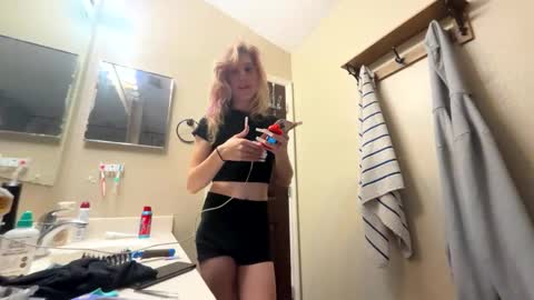 Snapshot of bray19509 chatting on 17, 12, 2025 bray19509 online show from 17, 12, 2025