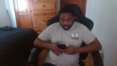 Snapshot of breadw1nnah chatting on 1, 11, 2025 Breadw1nnah online show from 1, 11, 2025