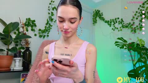 Snapshot of breeding_material chatting on 21, 1, 2025 Ashley Dolce and Lou online show from 21, 1, 2025