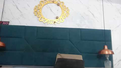 BRENDA VELASQUEZ online show from 22, 11, 2025