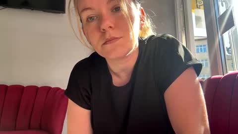 Snapshot of brendaaryas chatting on 4, 5, 2026 Brenda online show from 4, 5, 2026