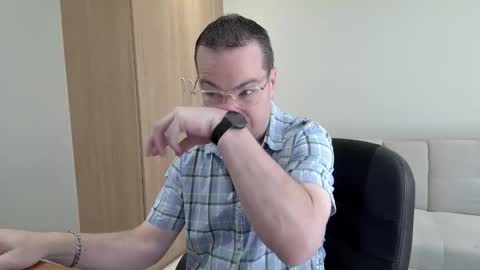 Snapshot of brettdj chatting on 20, 9, 2025 Brett online show from 20, 9, 2025