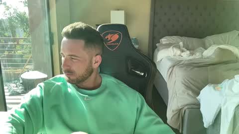 Snapshot of brettmycles chatting on 5, 2, 2025 Brett Mycles online show from 5, 2, 2025