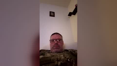 Snapshot of brian38431 chatting on 15, 12, 2025 brian38431 online show from 15, 12, 2025