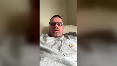 Snapshot of brian38431 chatting on 19, 12, 2025 brian38431 online show from 19, 12, 2025