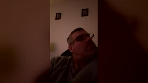Snapshot of brian38431 chatting on 23, 12, 2025 brian38431 online show from 23, 12, 2025