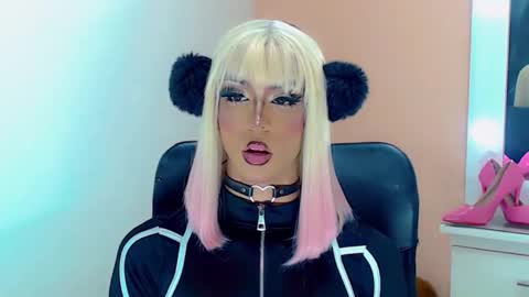 BRIANA online show from 10, 11, 2025