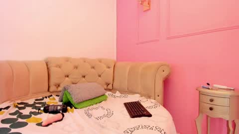 Snapshot of briannaduque chatting on 5, 1, 2025 Brianna online show from 5, 1, 2025