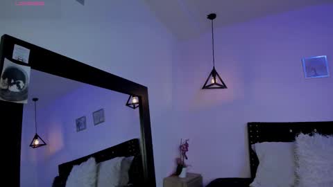 Brianna  online show from 29, 11, 2025