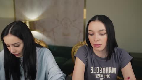 Snapshot of bright_diamonds_054 chatting on 10, 3, 2026 Diamonds Girls online show from 10, 3, 2026