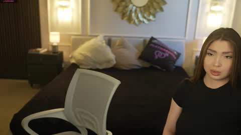 Snapshot of bright_diamonds_054 chatting on 11, 3, 2026 Diamonds Girls online show from 11, 3, 2026