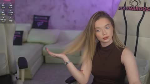 Snapshot of bright_diamonds_054 chatting on 14, 3, 2026 Diamonds Girls online show from 14, 3, 2026