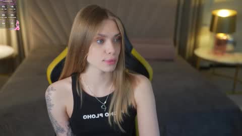 Snapshot of bright_diamonds_054 chatting on 17, 3, 2026 Diamonds Girls online show from 17, 3, 2026