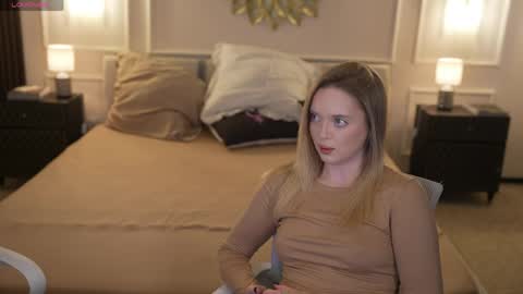 Snapshot of bright_diamonds_054 chatting on 19, 3, 2026 Diamonds Girls online show from 19, 3, 2026