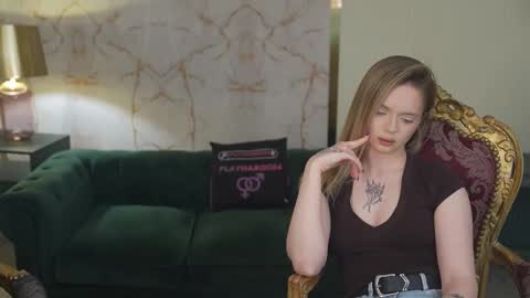 Snapshot of bright_diamonds_054 chatting on 25, 3, 2026 Diamonds Girls online show from 25, 3, 2026