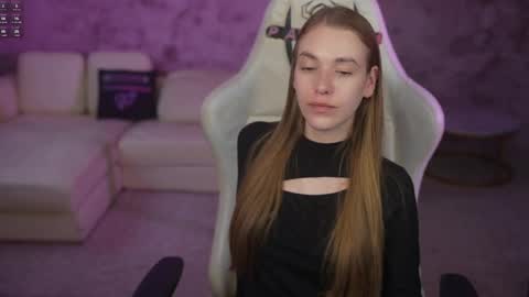 Snapshot of bright_diamonds_054 chatting on 6, 4, 2026 Diamonds Girls online show from 6, 4, 2026