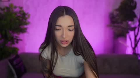 Snapshot of bright_diamonds_054 chatting on 12, 4, 2026 Diamonds Girls online show from 12, 4, 2026