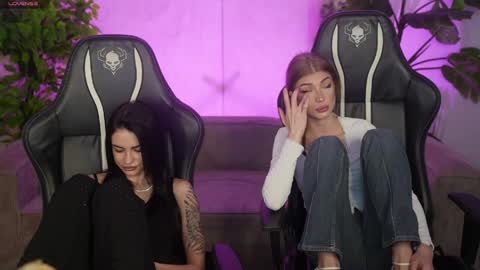 Snapshot of bright_diamonds_054 chatting on 14, 4, 2026 Diamonds Girls online show from 14, 4, 2026