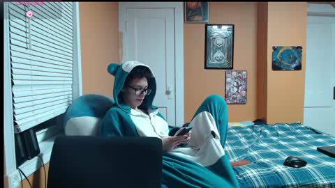 Strawberry online show from 9, 1, 2025