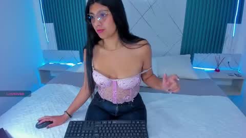 Snapshot of briseida_white chatting on 11, 10, 2025 briseida_white online show from 11, 10, 2025
