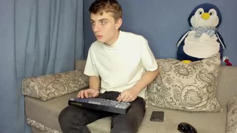 Snapshot of bristlebback chatting on 8, 5, 2026 bristlebback online show from 8, 5, 2026