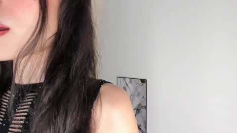 britany lenox online show from 19, 9, 2025