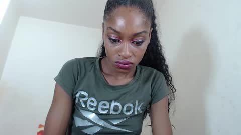 Snapshot of britanylee_01 chatting on 27, 9, 2025 britanylee 01 online show from 27, 9, 2025