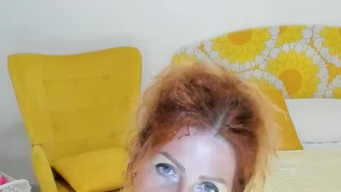 Snapshot of britishmilfpenelope chatting on 9, 9, 2025 Penelope online show from 9, 9, 2025