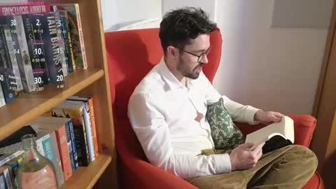 Snapshot of britishpoet69 chatting on 25, 11, 2025 British Poet online show from 25, 11, 2025