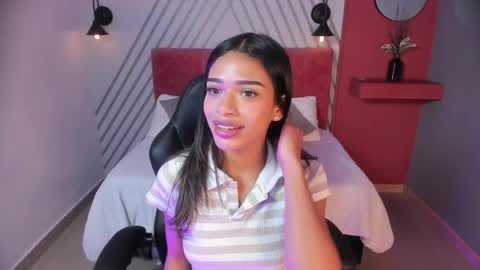 Snapshot of britney_collins_ chatting on 6, 6, 2026 britney_collins_ online show from 6, 6, 2026