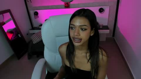 Snapshot of britney_collins_ chatting on 21, 6, 2026 britney_collins_ online show from 21, 6, 2026
