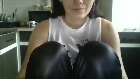 Snapshot of britneyamy chatting on 16, 12, 2024 Britney online show from 16, 12, 2024