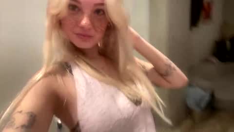 Snapshot of britneycherry08 chatting on 31, 5, 2026 britneycherry08 online show from 31, 5, 2026