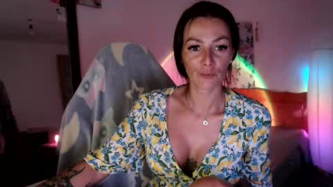 Snapshot of britneydivine chatting on 26, 5, 2026 Britney online show from 26, 5, 2026