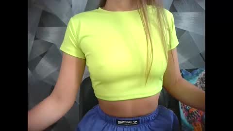 Snapshot of britneyxkittens chatting on 18, 10, 2025 BritneyxKittens online show from 18, 10, 2025