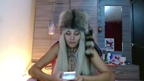 maru miaw   Please help me to reach 100 thumbs up online show from 21, 11, 2025