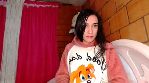 Snapshot of brittany_tempation97 chatting on 6, 1, 2025 Julieth Sofa Rincn Amador online show from 6, 1, 2025
