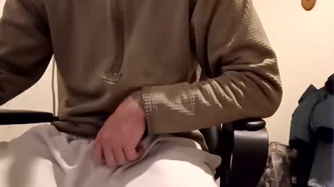 broski2002633810 online show from 28, 10, 2025