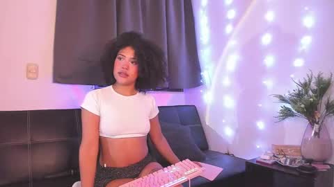 Snapshot of browngirl69 chatting on 13, 1, 2025 miss muller online show from 13, 1, 2025