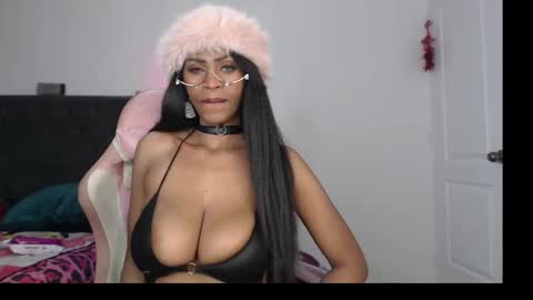 Snapshot of browniebigboobs chatting on 29, 9, 2025 browniebigboobs online show from 29, 9, 2025